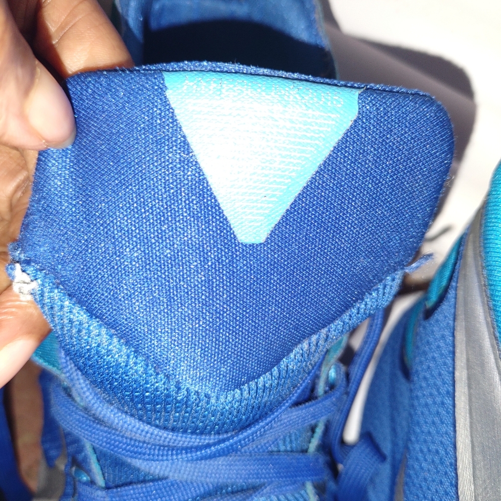 Nike Hyperdunk Performance Basketball Shoes - image 3